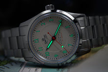 Load image into Gallery viewer, SMITHS EVEREST EXPEDITION